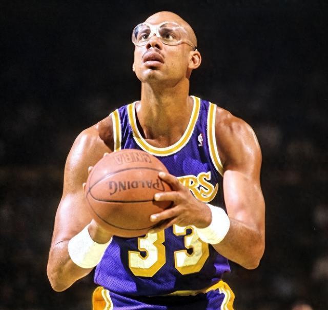 包含影响力球星:联盟中最具号召力的明星人物的词条 包含影响力球星:联盟中最具号召力的明星人物的词条