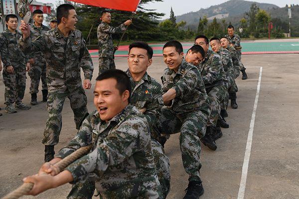 池中激战—现代水上拔河比赛热潮来袭的简单介绍 池中激战—现代水上拔河比赛热潮来袭的简单介绍