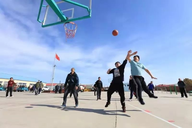 特色篮球旅游线路成为城市新名片,游客热情高涨的简单介绍 特色篮球旅游线路成为城市新名片,游客热情高涨的简单介绍