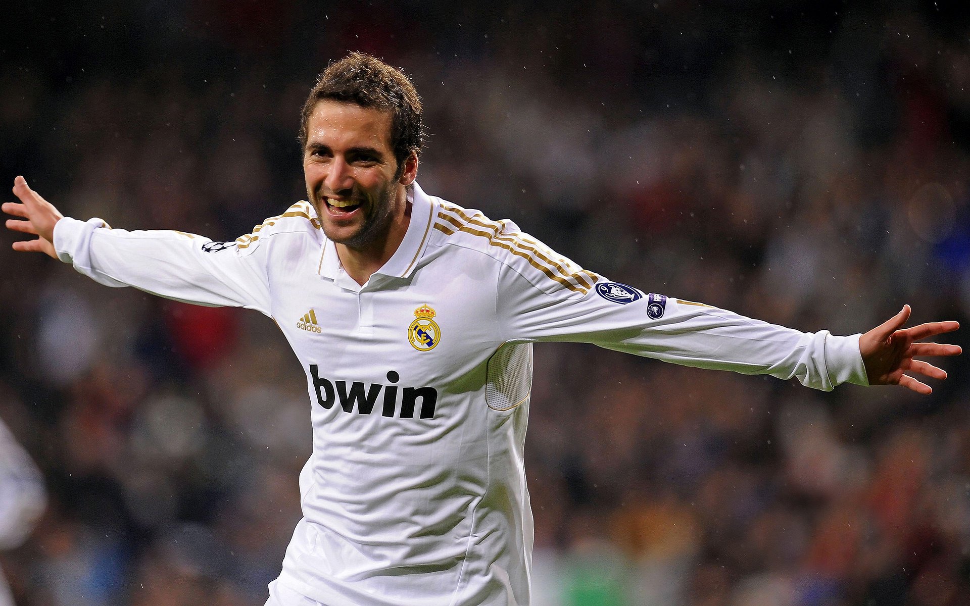 阿根廷天才助攻,巴塞罗那力压皇马登顶,阿根廷足球运动员效力于西甲巴塞罗那足球俱乐部